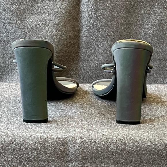 ⭐️ Offer B2G2! BUY 2 GET 2 FREE! 
Pretty Little Thing Black Iridescent Heels - Picture 9 of 12